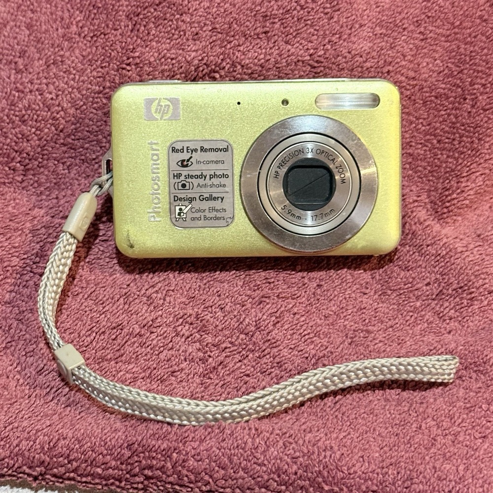 HP Photosmart R742 7MP Digital Camera, with 3x Optical Zoom, Green Notโ Working